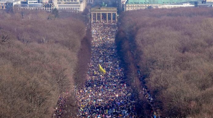 Antiwar rally draws in Berlin