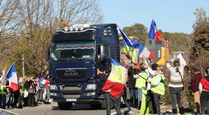 Protest in France against COVID restrictions