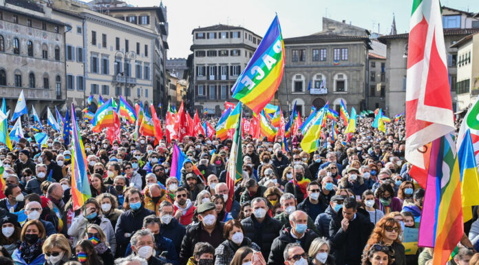 Thousands in Florence protest war