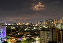 Israel, Gaza militants trade fire