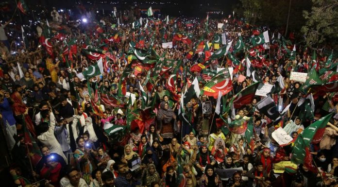 Massive protests in Pakistan