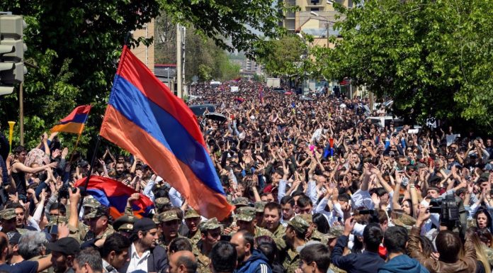 Armenia detains hundreds protesters